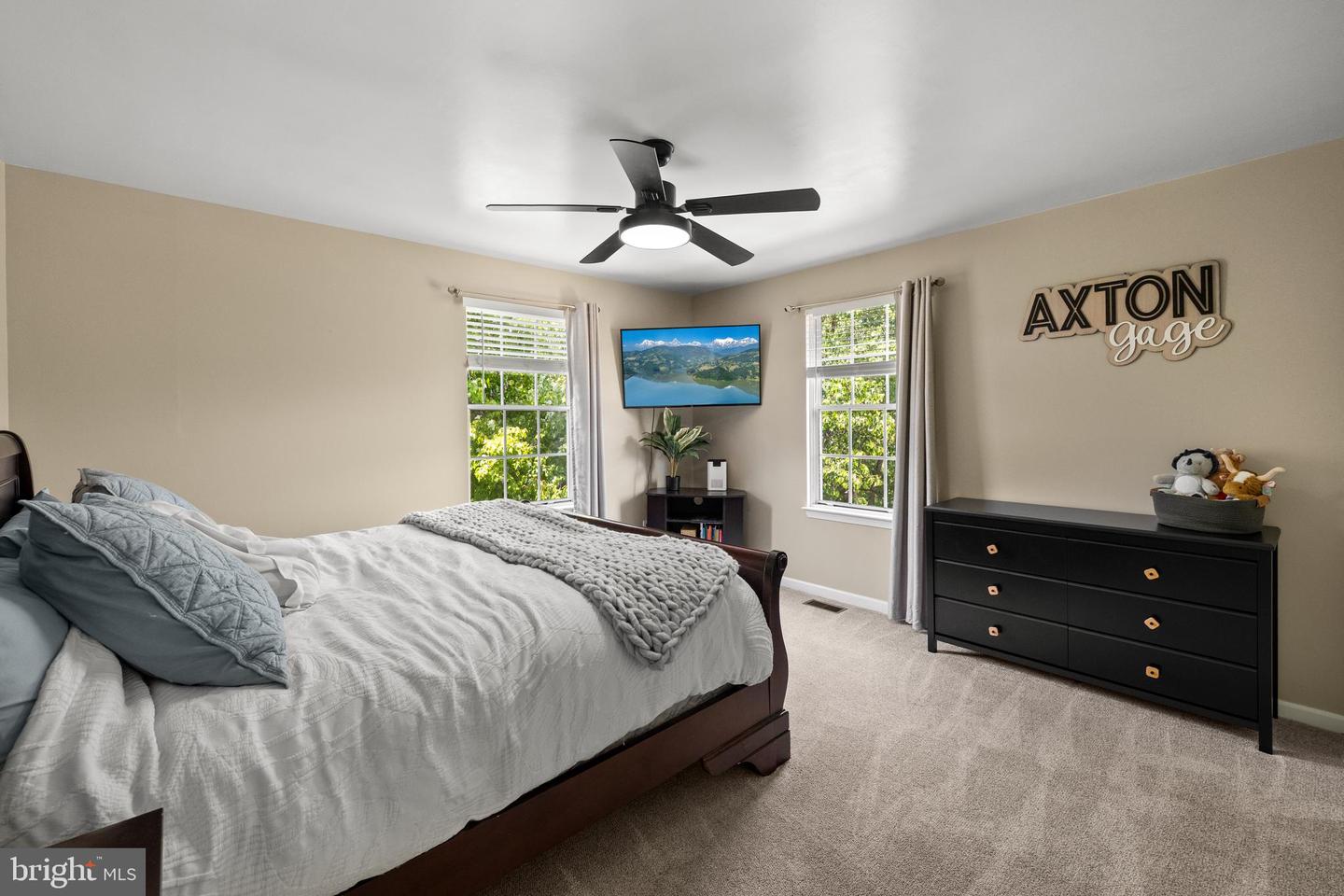 12314 VALLEY HIGH RD, HERNDON, Virginia 20170, 5 Bedrooms Bedrooms, ,2 BathroomsBathrooms,Residential,For sale,12314 VALLEY HIGH RD,VAFX2236436 MLS # VAFX2236436