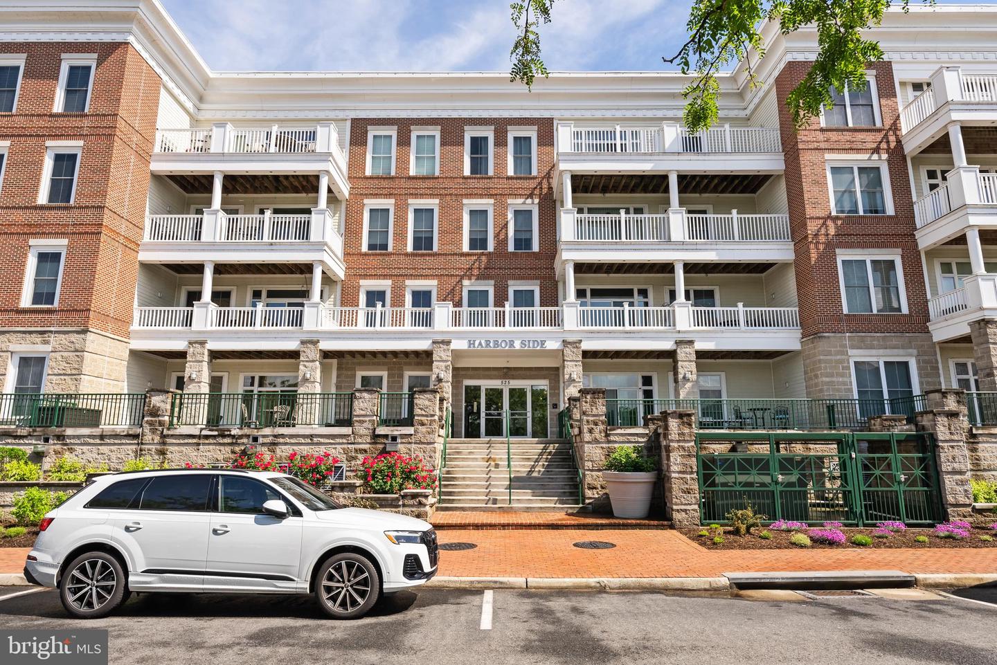 525 BELMONT BAY DR #405, WOODBRIDGE, Virginia 22191, 4 Bedrooms Bedrooms, ,4 BathroomsBathrooms,Residential,For sale,525 BELMONT BAY DR #405,VAPW2093188 MLS # VAPW2093188