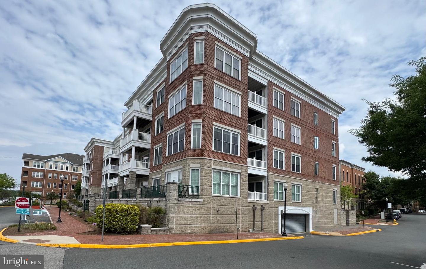 525 BELMONT BAY DR #405, WOODBRIDGE, Virginia 22191, 4 Bedrooms Bedrooms, ,4 BathroomsBathrooms,Residential,For sale,525 BELMONT BAY DR #405,VAPW2093188 MLS # VAPW2093188