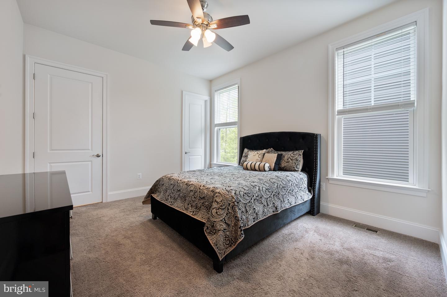 40946 MUNSON WOODS PL, ALDIE, Virginia 20105, 6 Bedrooms Bedrooms, ,5 BathroomsBathrooms,Residential,For sale,40946 MUNSON WOODS PL,VALO2094882 MLS # VALO2094882