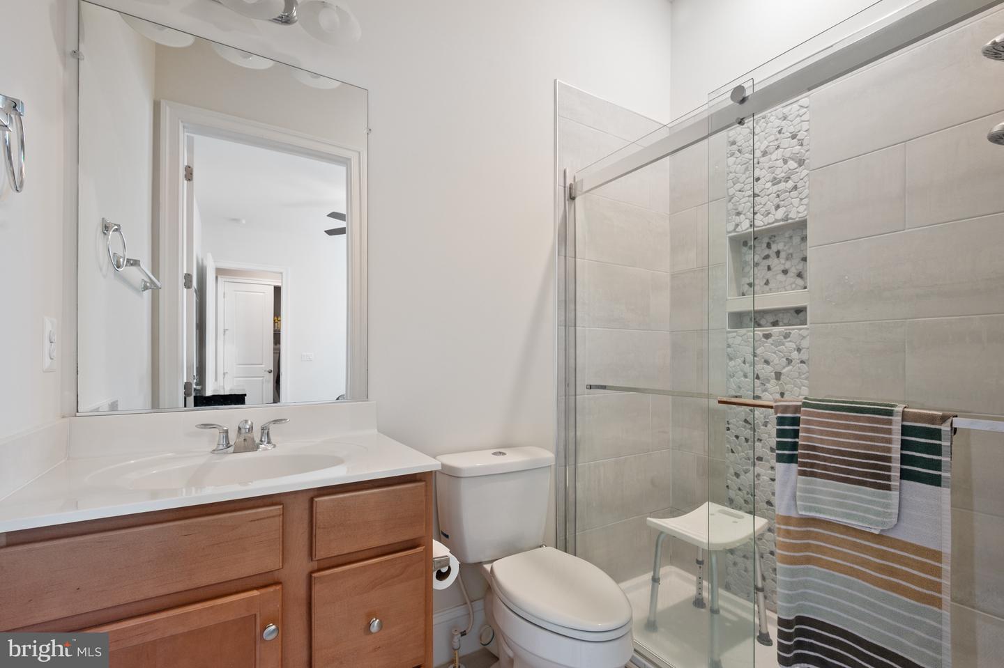 40946 MUNSON WOODS PL, ALDIE, Virginia 20105, 6 Bedrooms Bedrooms, ,5 BathroomsBathrooms,Residential,For sale,40946 MUNSON WOODS PL,VALO2094882 MLS # VALO2094882