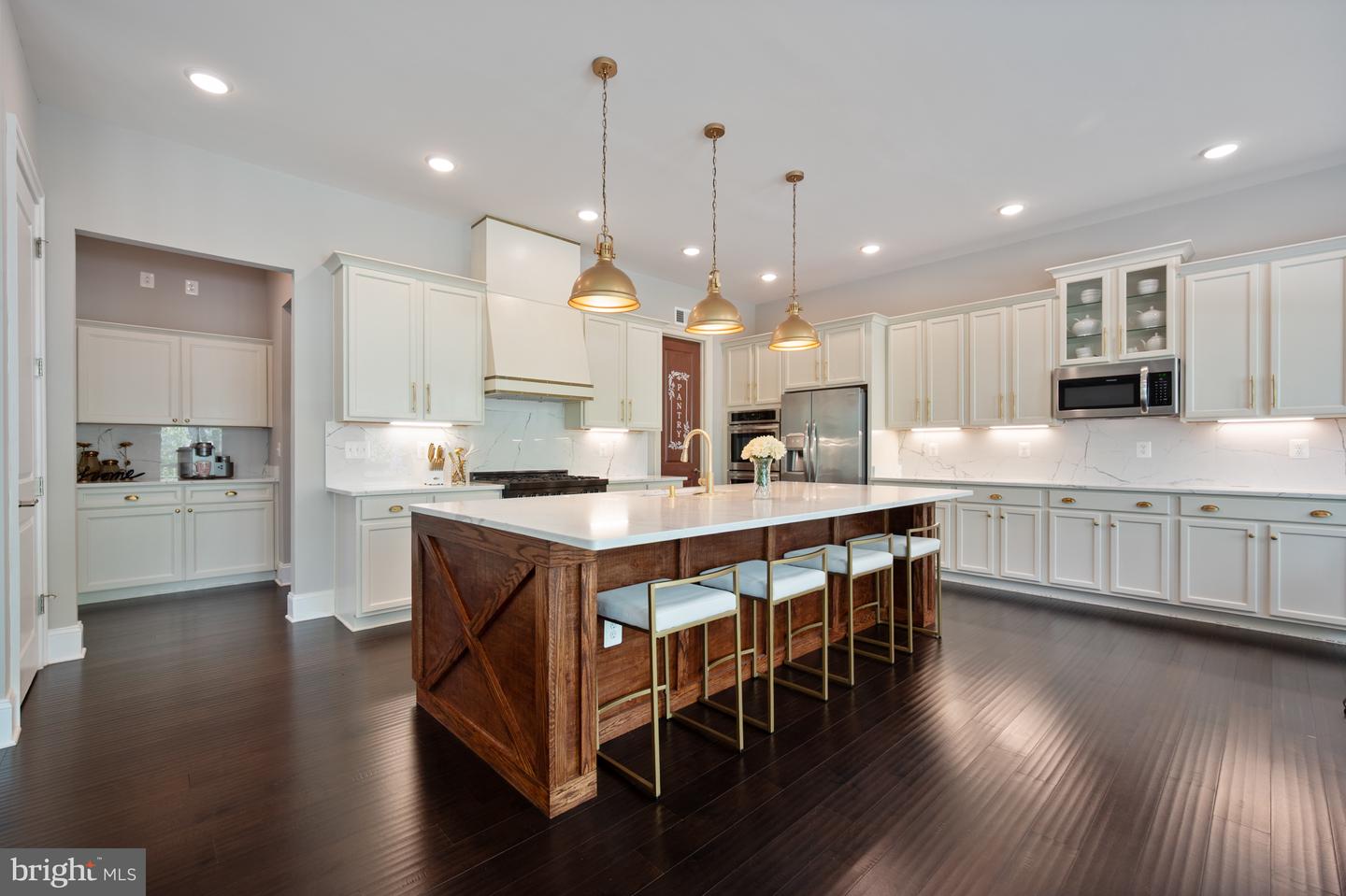 40946 MUNSON WOODS PL, ALDIE, Virginia 20105, 6 Bedrooms Bedrooms, ,5 BathroomsBathrooms,Residential,For sale,40946 MUNSON WOODS PL,VALO2094882 MLS # VALO2094882