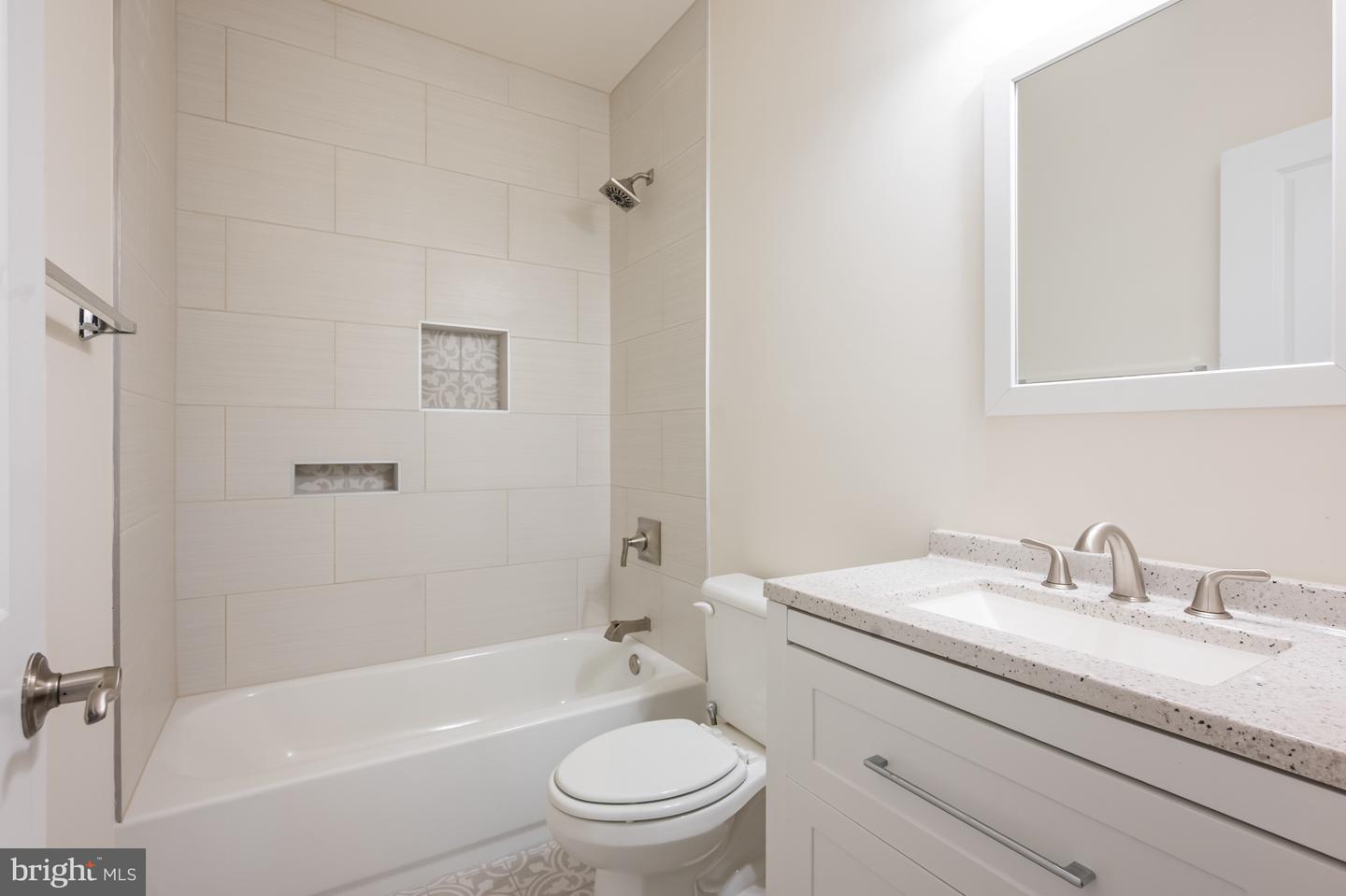 40946 MUNSON WOODS PL, ALDIE, Virginia 20105, 6 Bedrooms Bedrooms, ,5 BathroomsBathrooms,Residential,For sale,40946 MUNSON WOODS PL,VALO2094882 MLS # VALO2094882