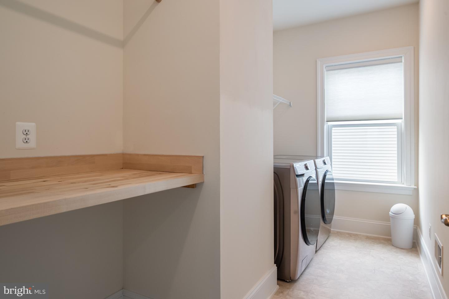 40946 MUNSON WOODS PL, ALDIE, Virginia 20105, 6 Bedrooms Bedrooms, ,5 BathroomsBathrooms,Residential,For sale,40946 MUNSON WOODS PL,VALO2094882 MLS # VALO2094882