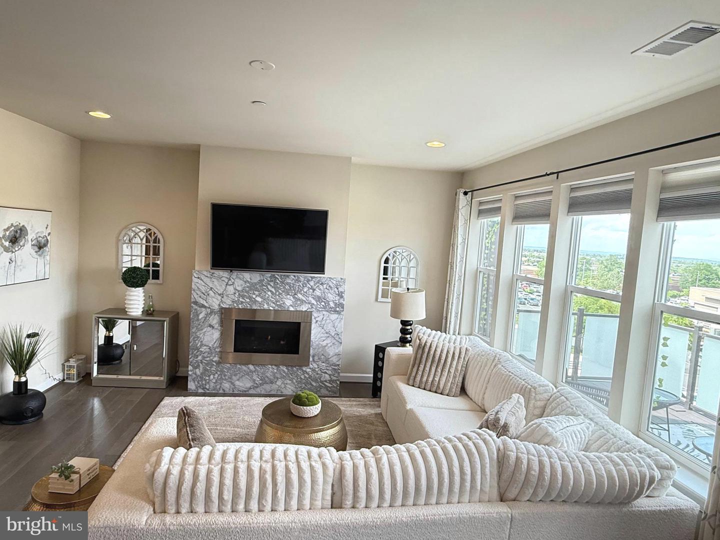 46380 RILASSARE TER, STERLING, Virginia 20164, 3 Bedrooms Bedrooms, 4 Rooms Rooms,2 BathroomsBathrooms,Residential,For sale,46380 RILASSARE TER,VALO2094892 MLS # VALO2094892