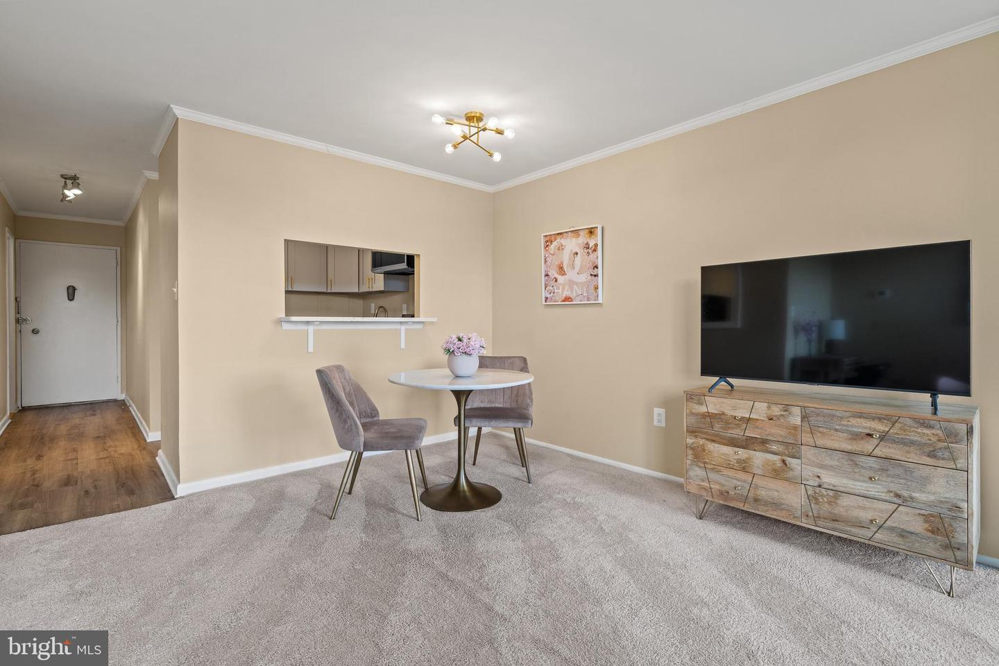 4600 S FOUR MILE RUN DR S #911, ARLINGTON, Virginia 22204, 2 Rooms Rooms,1 BathroomBathrooms,Residential,For sale,4600 S FOUR MILE RUN DR S #911,VAAR2056652 MLS # VAAR2056652