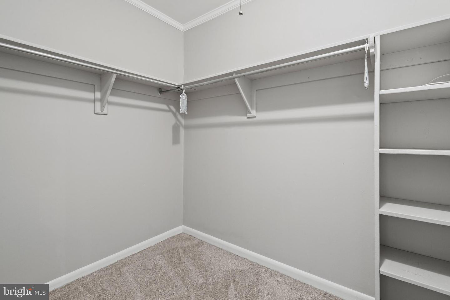 4600 S FOUR MILE RUN DR S #911, ARLINGTON, Virginia 22204, 2 Rooms Rooms,1 BathroomBathrooms,Residential,For sale,4600 S FOUR MILE RUN DR S #911,VAAR2056652 MLS # VAAR2056652