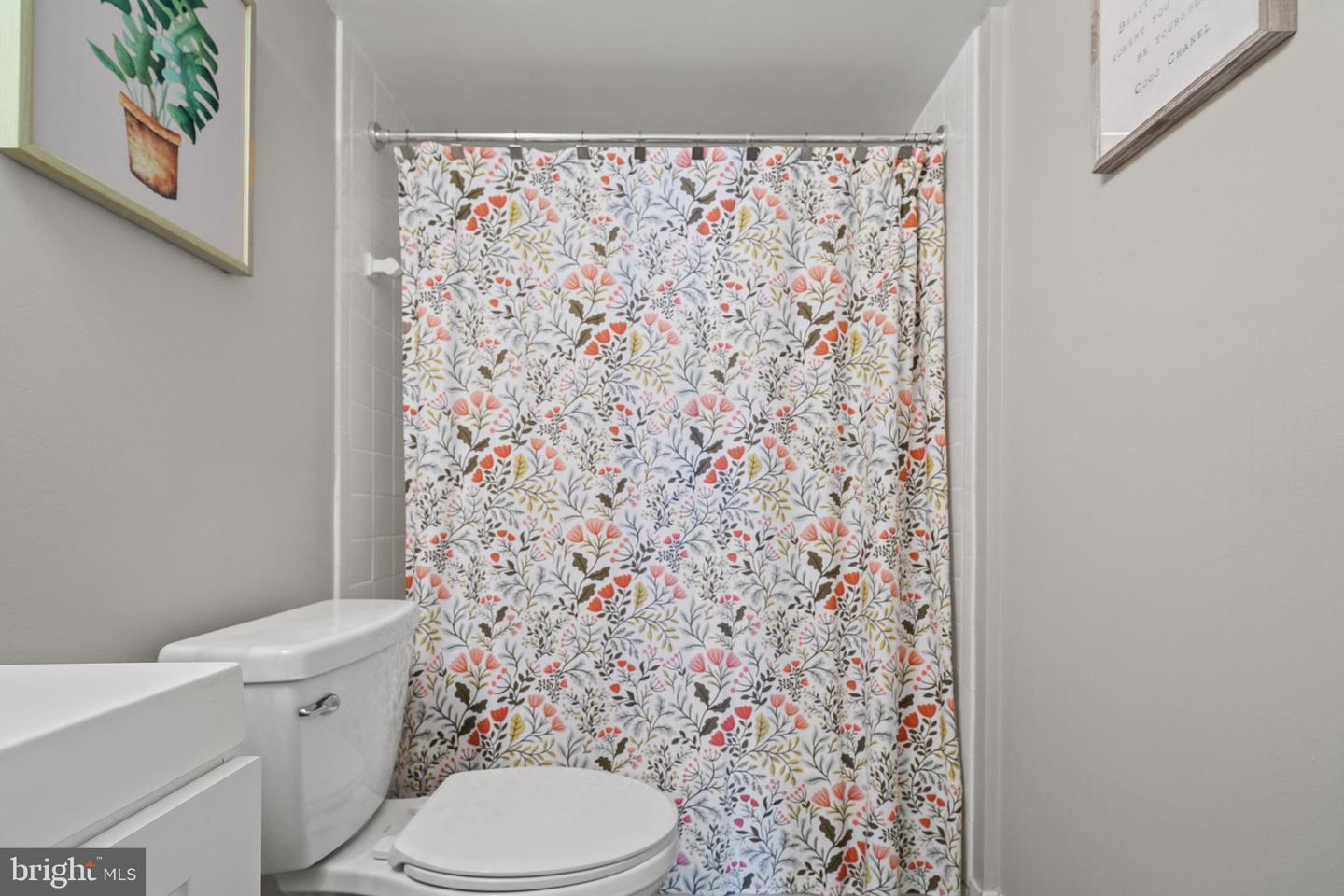 4600 S FOUR MILE RUN DR S #911, ARLINGTON, Virginia 22204, 2 Rooms Rooms,1 BathroomBathrooms,Residential,For sale,4600 S FOUR MILE RUN DR S #911,VAAR2056652 MLS # VAAR2056652