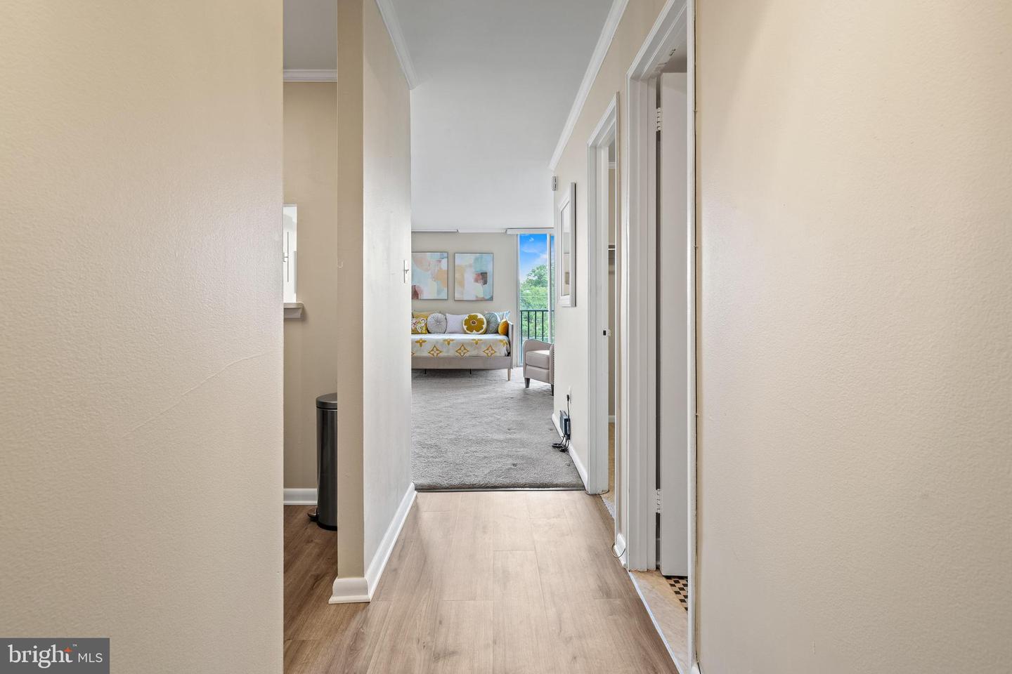 4600 S FOUR MILE RUN DR S #911, ARLINGTON, Virginia 22204, 2 Rooms Rooms,1 BathroomBathrooms,Residential,For sale,4600 S FOUR MILE RUN DR S #911,VAAR2056652 MLS # VAAR2056652