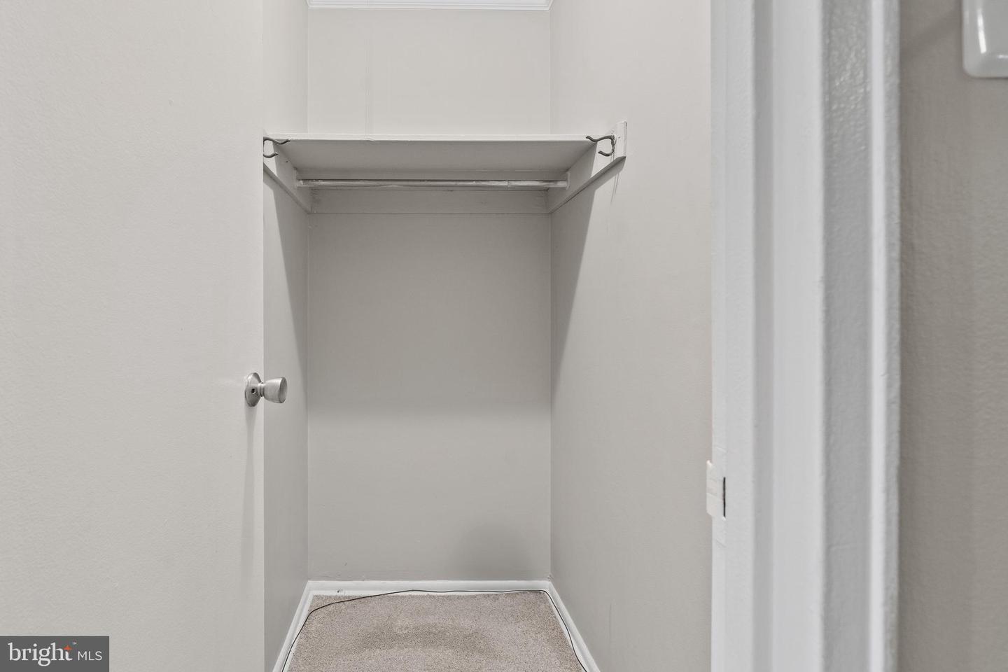 4600 S FOUR MILE RUN DR S #911, ARLINGTON, Virginia 22204, 2 Rooms Rooms,1 BathroomBathrooms,Residential,For sale,4600 S FOUR MILE RUN DR S #911,VAAR2056652 MLS # VAAR2056652