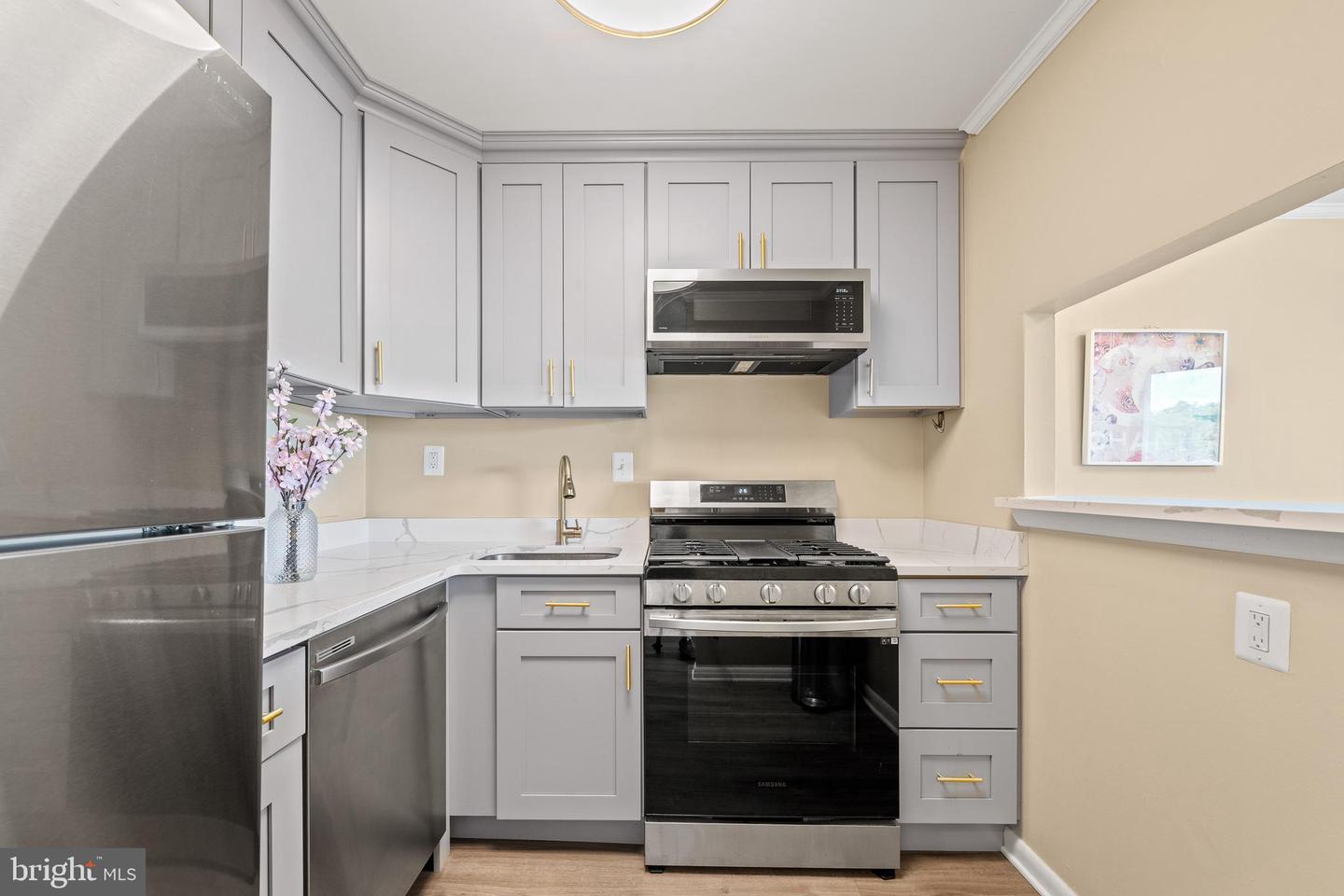 4600 S FOUR MILE RUN DR S #911, ARLINGTON, Virginia 22204, 2 Rooms Rooms,1 BathroomBathrooms,Residential,For sale,4600 S FOUR MILE RUN DR S #911,VAAR2056652 MLS # VAAR2056652