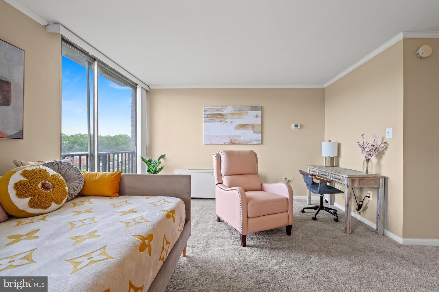 4600 S FOUR MILE RUN DR S #911, ARLINGTON, Virginia 22204, 2 Rooms Rooms,1 BathroomBathrooms,Residential,For sale,4600 S FOUR MILE RUN DR S #911,VAAR2056652 MLS # VAAR2056652