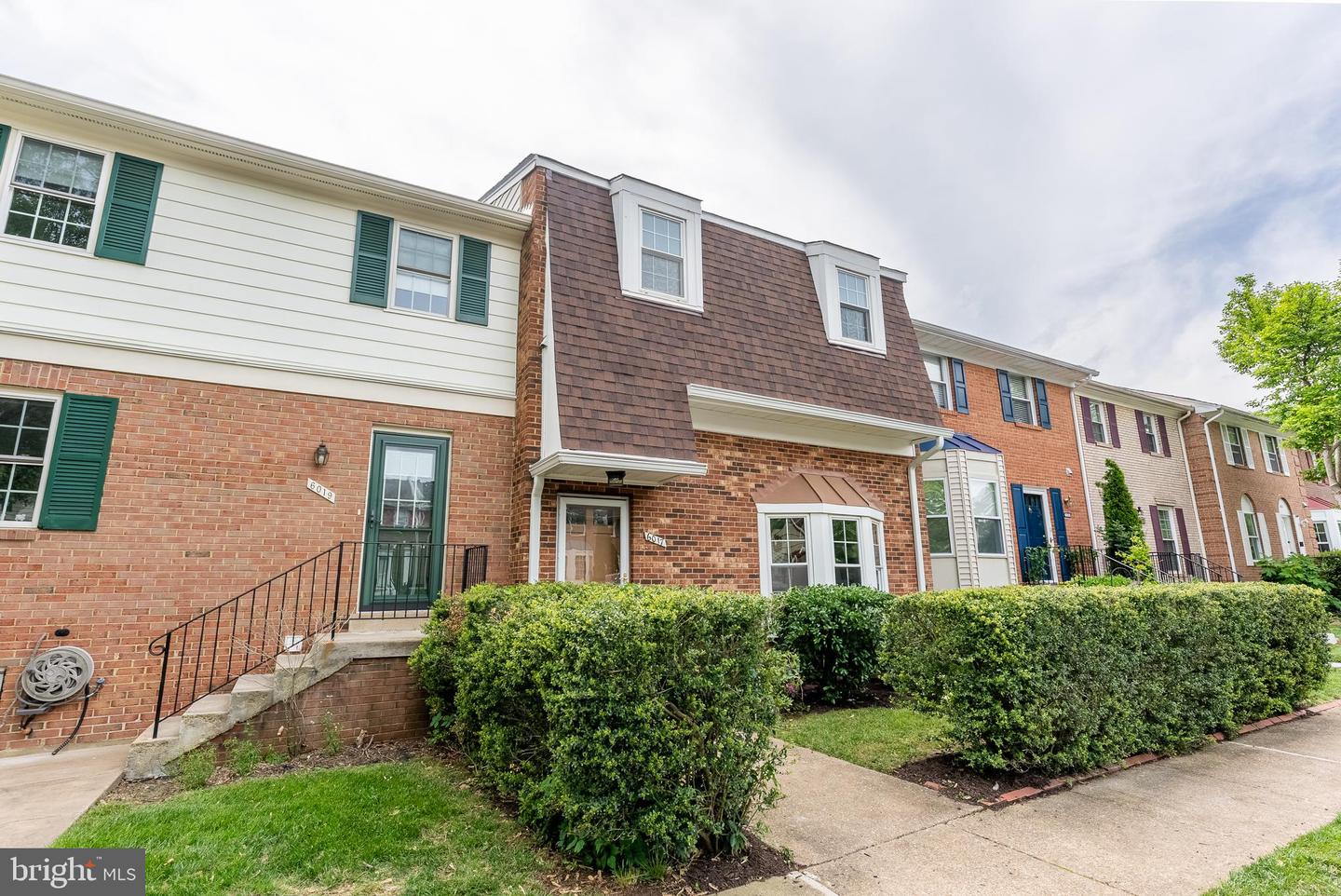 6017 LIBERTY BELL CT, BURKE, Virginia 22015, 3 Bedrooms Bedrooms, ,2 BathroomsBathrooms,Residential,For sale,6017 LIBERTY BELL CT,VAFX2237018 MLS # VAFX2237018