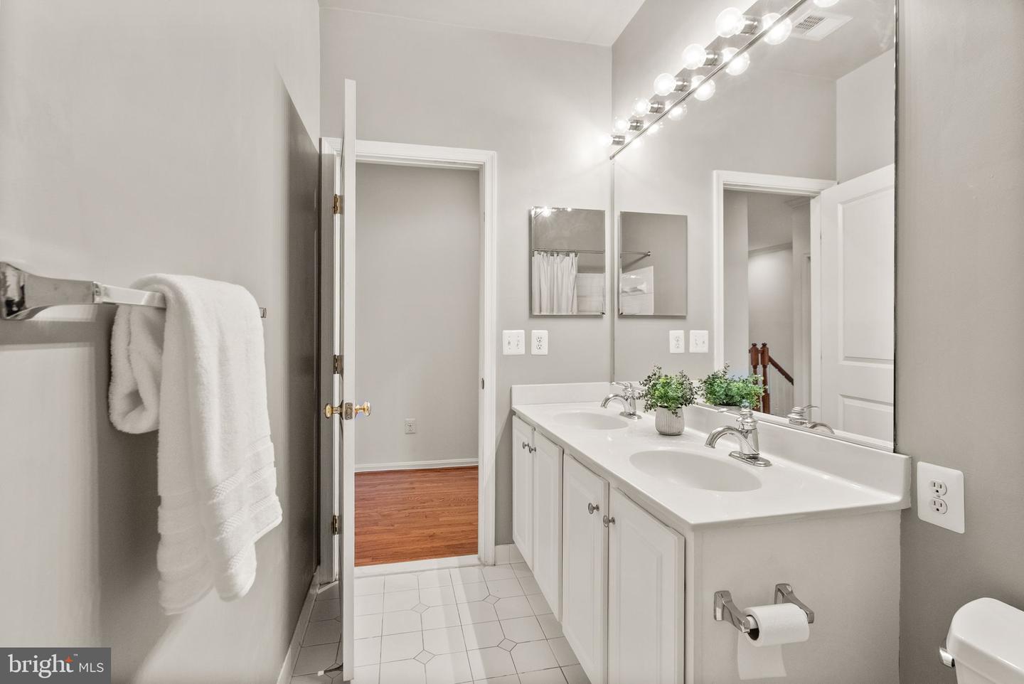 12841 VICTORY LAKES LOOP, BRISTOW, Virginia 20136, 5 Bedrooms Bedrooms, ,3 BathroomsBathrooms,Residential,For sale,12841 VICTORY LAKES LOOP,VAPW2093250 MLS # VAPW2093250