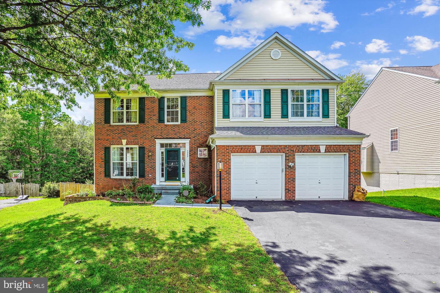5949 MOONBEAM DR, WOODBRIDGE, Virginia 22193, 5 Bedrooms Bedrooms, ,3 BathroomsBathrooms,Residential,For sale,5949 MOONBEAM DR,VAPW2093316 MLS # VAPW2093316