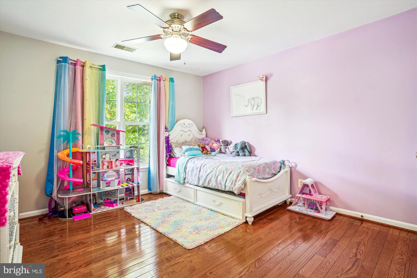 5949 MOONBEAM DR, WOODBRIDGE, Virginia 22193, 5 Bedrooms Bedrooms, ,3 BathroomsBathrooms,Residential,For sale,5949 MOONBEAM DR,VAPW2093316 MLS # VAPW2093316