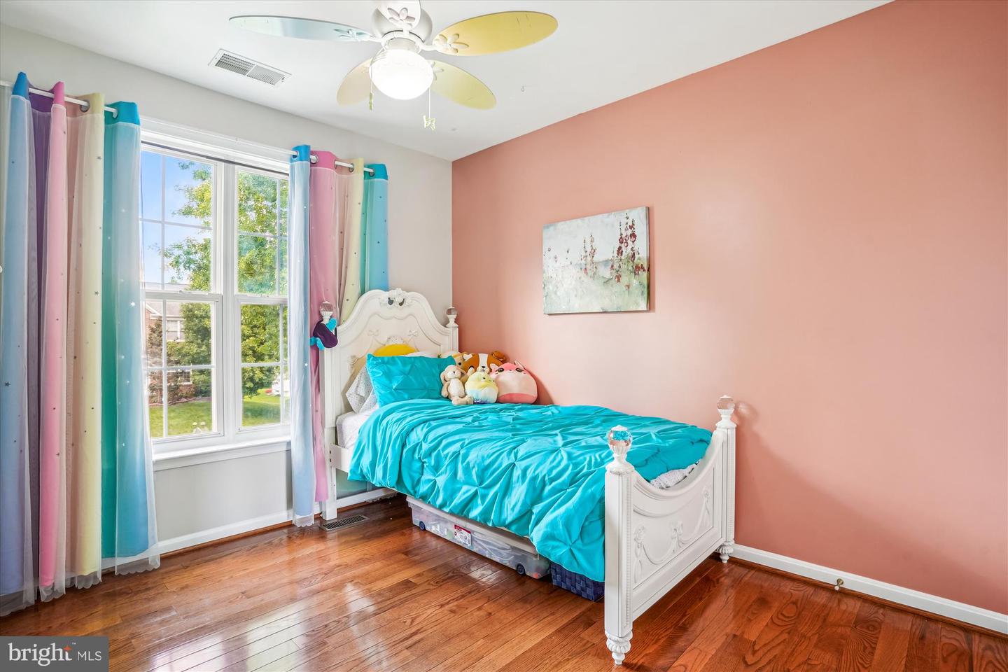 5949 MOONBEAM DR, WOODBRIDGE, Virginia 22193, 5 Bedrooms Bedrooms, ,3 BathroomsBathrooms,Residential,For sale,5949 MOONBEAM DR,VAPW2093316 MLS # VAPW2093316
