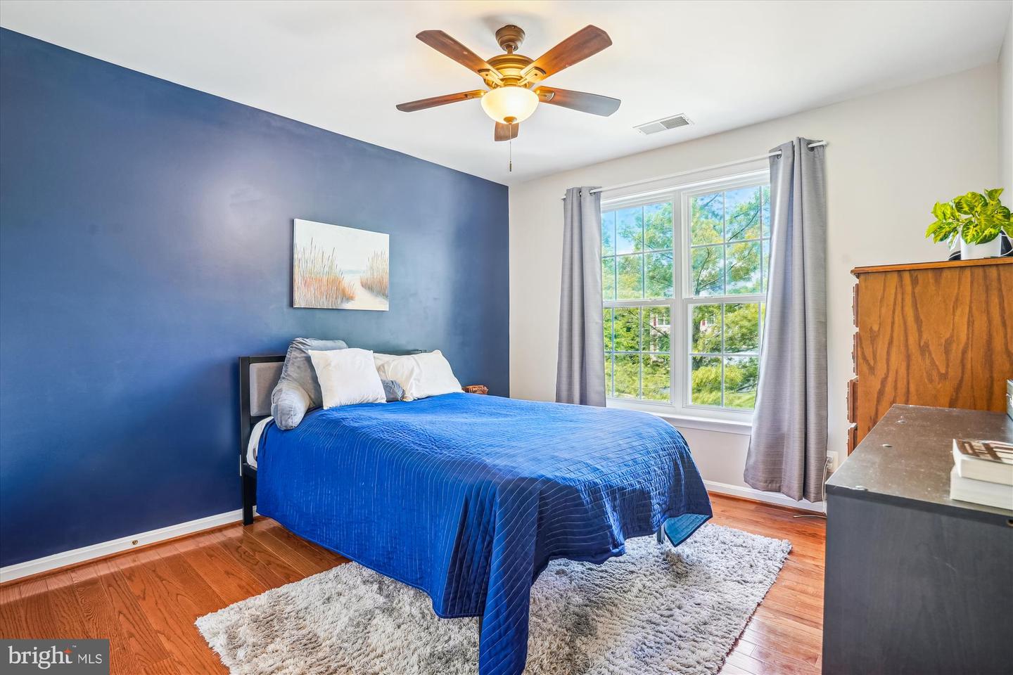 5949 MOONBEAM DR, WOODBRIDGE, Virginia 22193, 5 Bedrooms Bedrooms, ,3 BathroomsBathrooms,Residential,For sale,5949 MOONBEAM DR,VAPW2093316 MLS # VAPW2093316