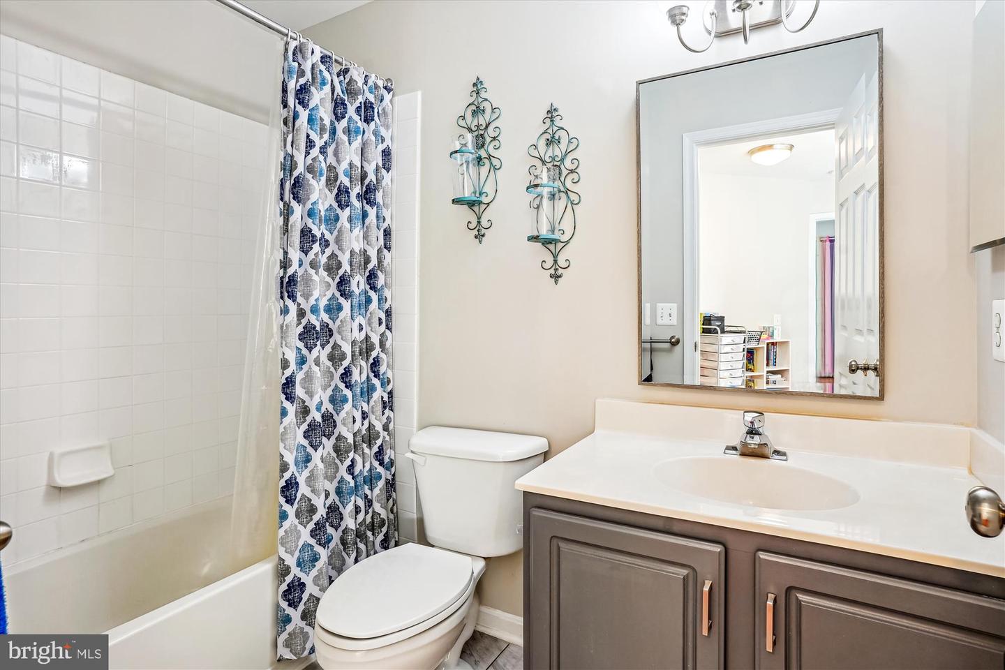 5949 MOONBEAM DR, WOODBRIDGE, Virginia 22193, 5 Bedrooms Bedrooms, ,3 BathroomsBathrooms,Residential,For sale,5949 MOONBEAM DR,VAPW2093316 MLS # VAPW2093316