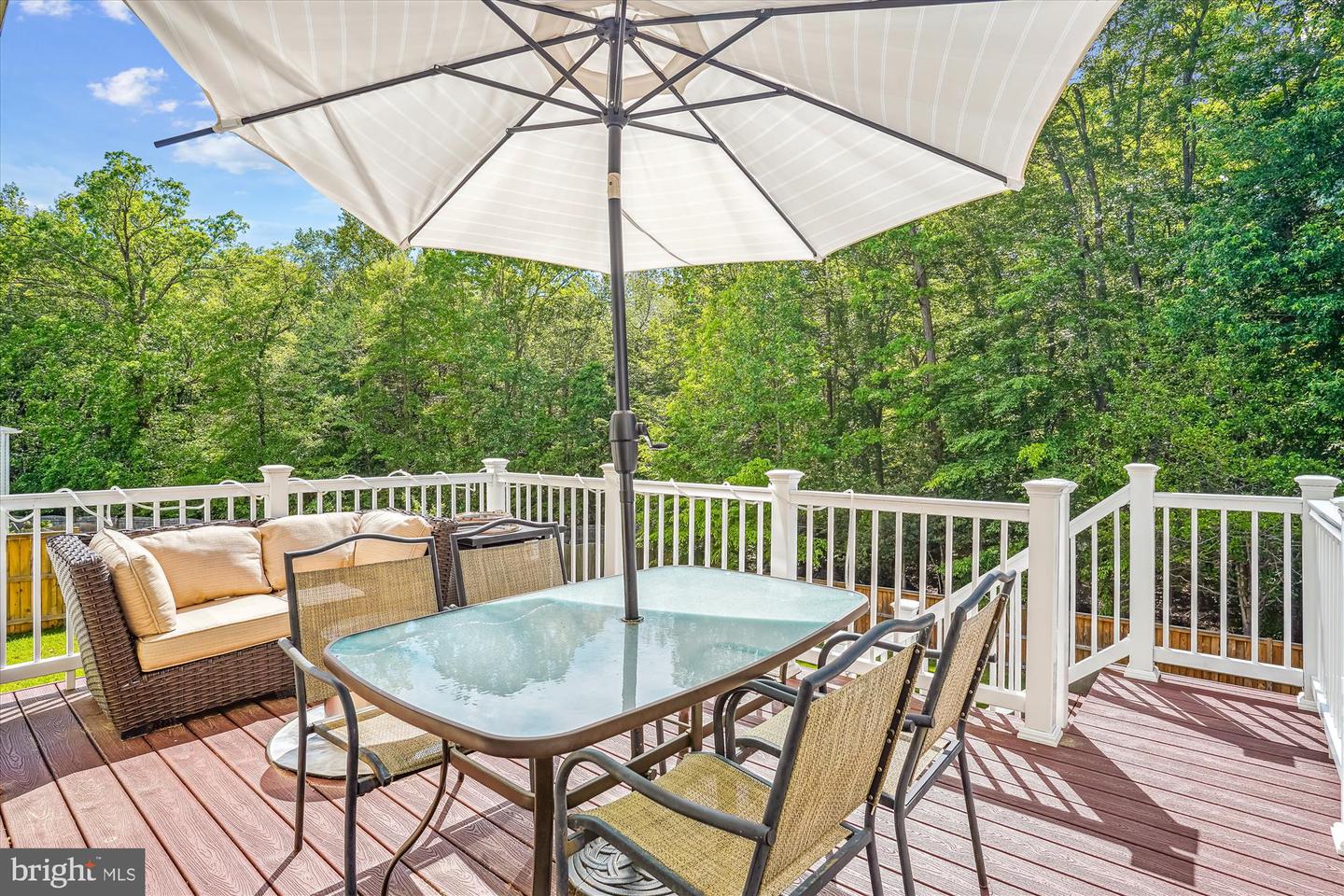 5949 MOONBEAM DR, WOODBRIDGE, Virginia 22193, 5 Bedrooms Bedrooms, ,3 BathroomsBathrooms,Residential,For sale,5949 MOONBEAM DR,VAPW2093316 MLS # VAPW2093316