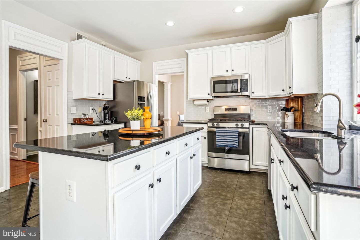 5949 MOONBEAM DR, WOODBRIDGE, Virginia 22193, 5 Bedrooms Bedrooms, ,3 BathroomsBathrooms,Residential,For sale,5949 MOONBEAM DR,VAPW2093316 MLS # VAPW2093316
