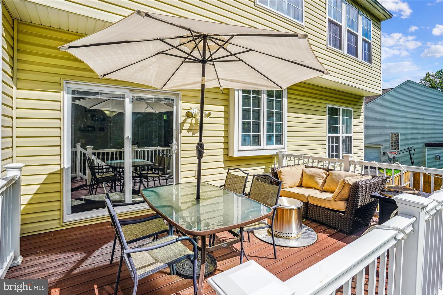 5949 MOONBEAM DR, WOODBRIDGE, Virginia 22193, 5 Bedrooms Bedrooms, ,3 BathroomsBathrooms,Residential,For sale,5949 MOONBEAM DR,VAPW2093316 MLS # VAPW2093316