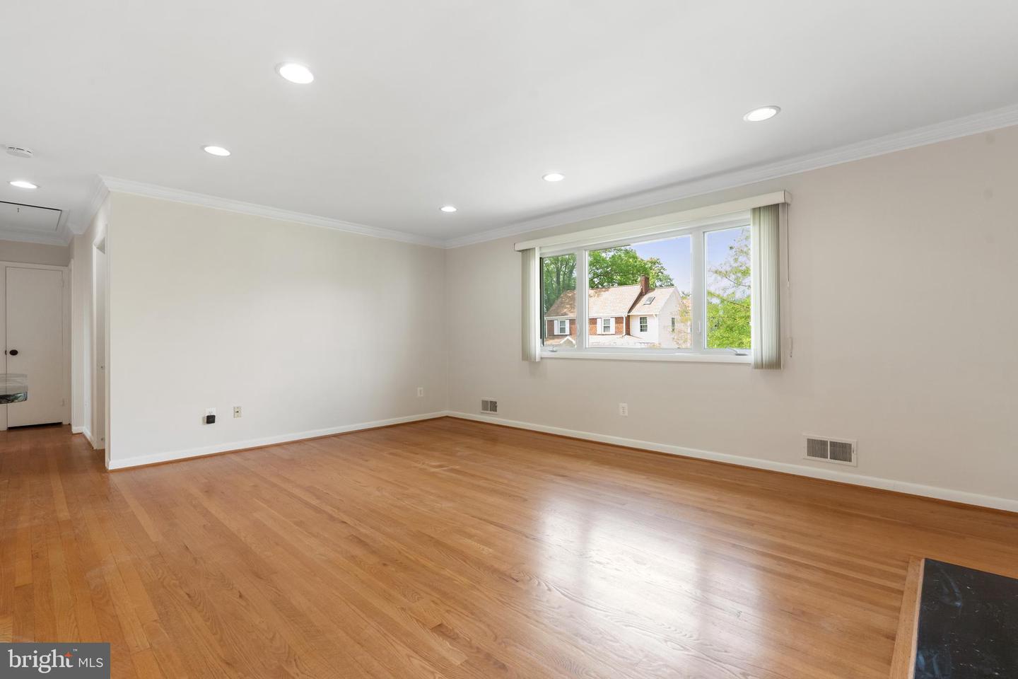 511 WAKEFIELD ST N, ARLINGTON, Virginia 22203, 4 Bedrooms Bedrooms, ,2 BathroomsBathrooms,Residential,For sale,511 WAKEFIELD ST N,VAAR2056718 MLS # VAAR2056718