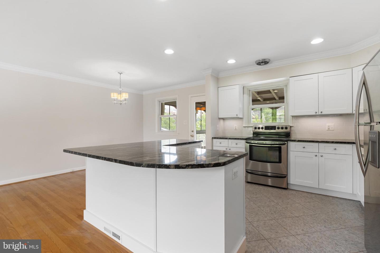 511 WAKEFIELD ST N, ARLINGTON, Virginia 22203, 4 Bedrooms Bedrooms, ,2 BathroomsBathrooms,Residential,For sale,511 WAKEFIELD ST N,VAAR2056718 MLS # VAAR2056718