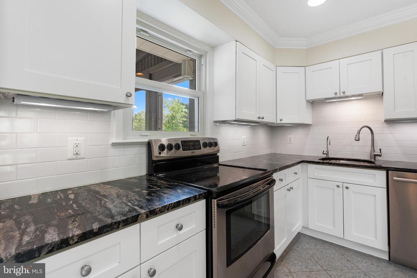 511 WAKEFIELD ST N, ARLINGTON, Virginia 22203, 4 Bedrooms Bedrooms, ,2 BathroomsBathrooms,Residential,For sale,511 WAKEFIELD ST N,VAAR2056718 MLS # VAAR2056718