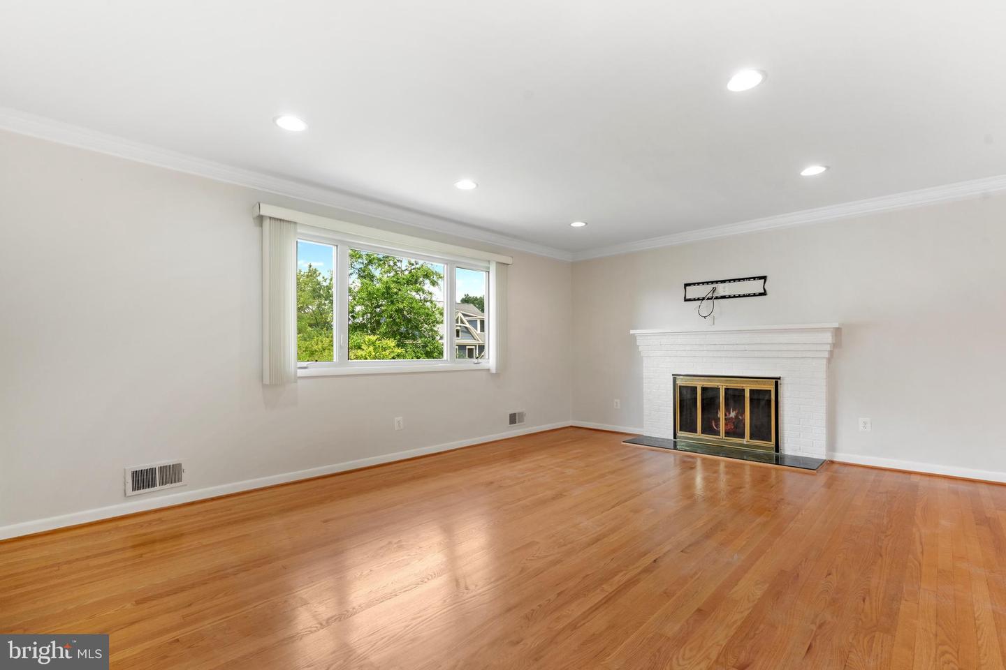 511 WAKEFIELD ST N, ARLINGTON, Virginia 22203, 4 Bedrooms Bedrooms, ,2 BathroomsBathrooms,Residential,For sale,511 WAKEFIELD ST N,VAAR2056718 MLS # VAAR2056718