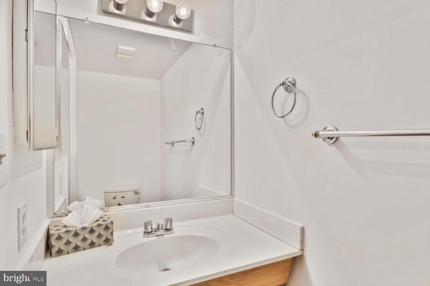 2100 LANGSTON BLVD #103, ARLINGTON, Virginia 22201, 2 Bedrooms Bedrooms, ,1 BathroomBathrooms,Residential,For sale,2100 LANGSTON BLVD #103,VAAR2056720 MLS # VAAR2056720