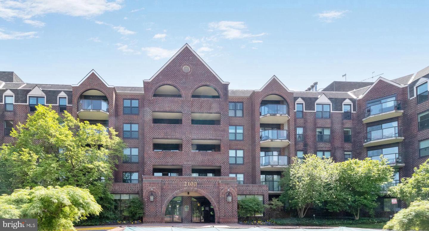 2100 LANGSTON BLVD #103, ARLINGTON, Virginia 22201, 2 Bedrooms Bedrooms, ,1 BathroomBathrooms,Residential,For sale,2100 LANGSTON BLVD #103,VAAR2056720 MLS # VAAR2056720