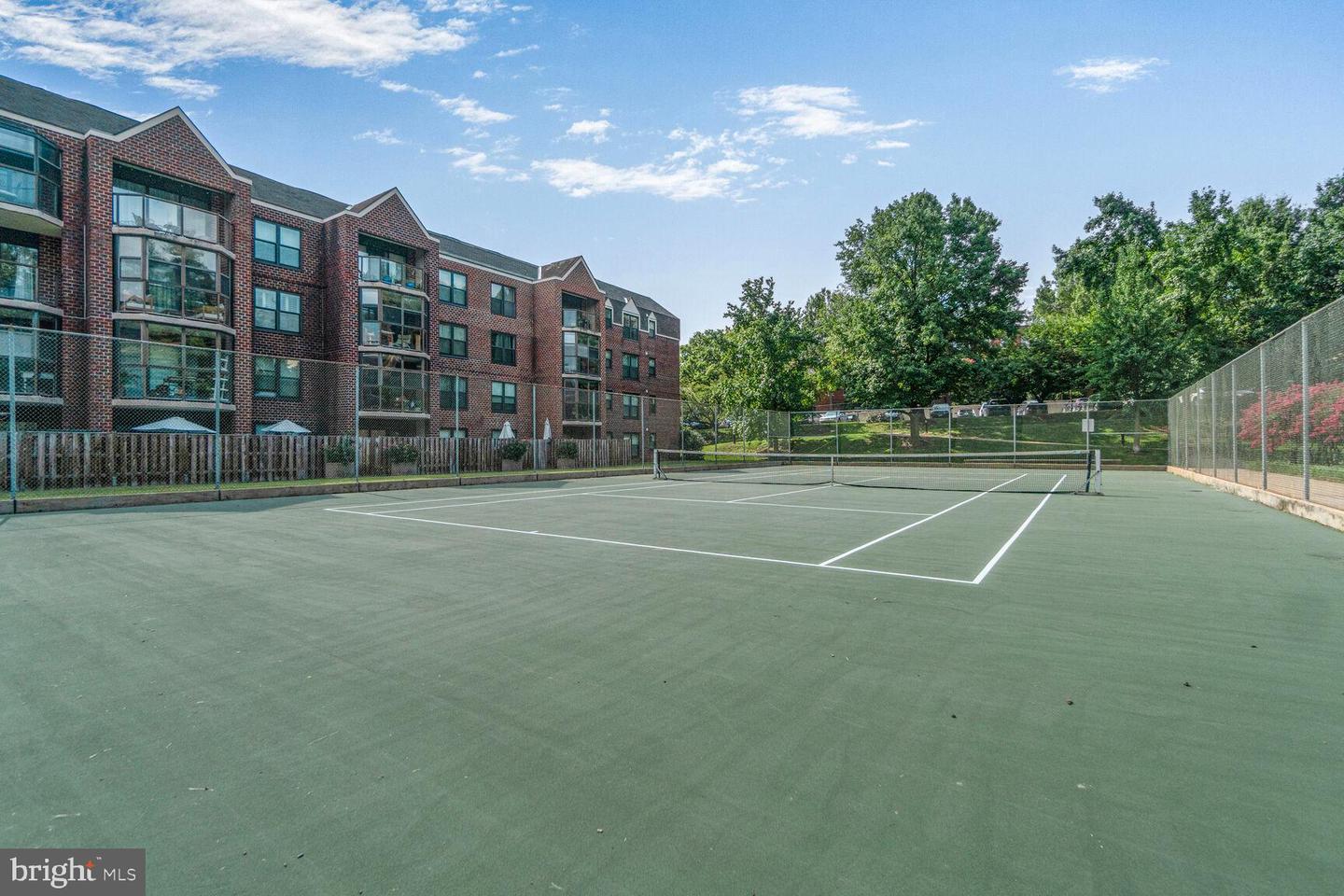 2100 LANGSTON BLVD #103, ARLINGTON, Virginia 22201, 2 Bedrooms Bedrooms, ,1 BathroomBathrooms,Residential,For sale,2100 LANGSTON BLVD #103,VAAR2056720 MLS # VAAR2056720