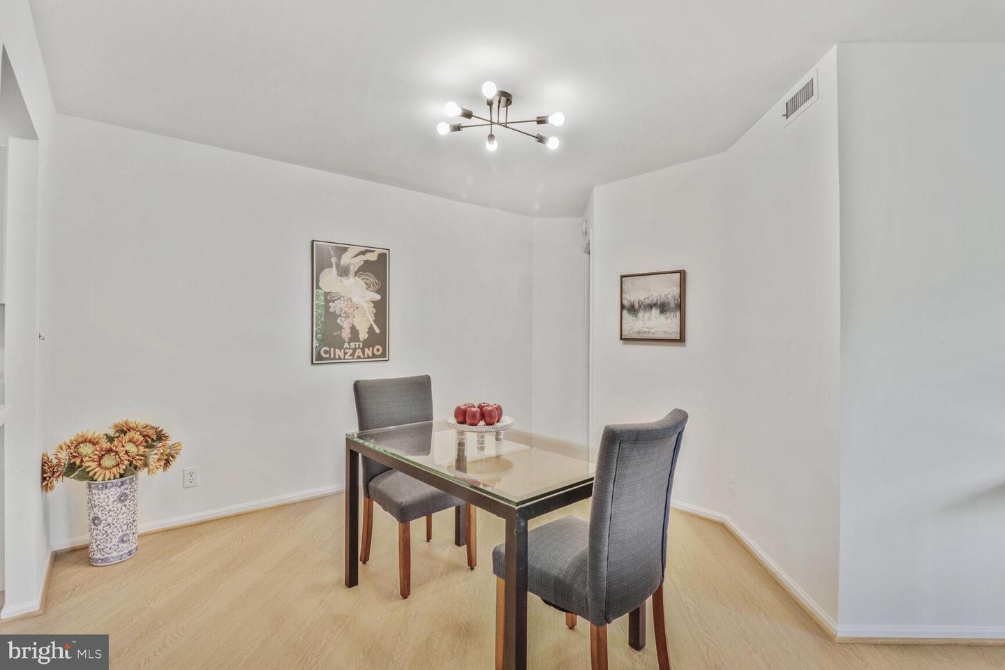 2100 LANGSTON BLVD #103, ARLINGTON, Virginia 22201, 2 Bedrooms Bedrooms, ,1 BathroomBathrooms,Residential,For sale,2100 LANGSTON BLVD #103,VAAR2056720 MLS # VAAR2056720