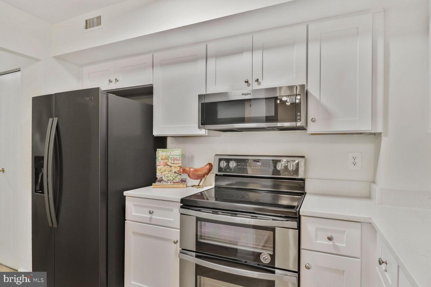 2100 LANGSTON BLVD #103, ARLINGTON, Virginia 22201, 2 Bedrooms Bedrooms, ,1 BathroomBathrooms,Residential,For sale,2100 LANGSTON BLVD #103,VAAR2056720 MLS # VAAR2056720