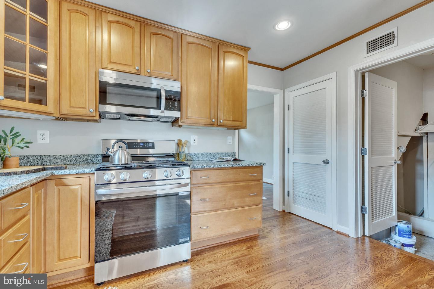 7540 PARK LN, ANNANDALE, Virginia 22003, 4 Bedrooms Bedrooms, ,1 BathroomBathrooms,Residential,For sale,7540 PARK LN,VAFX2237308 MLS # VAFX2237308