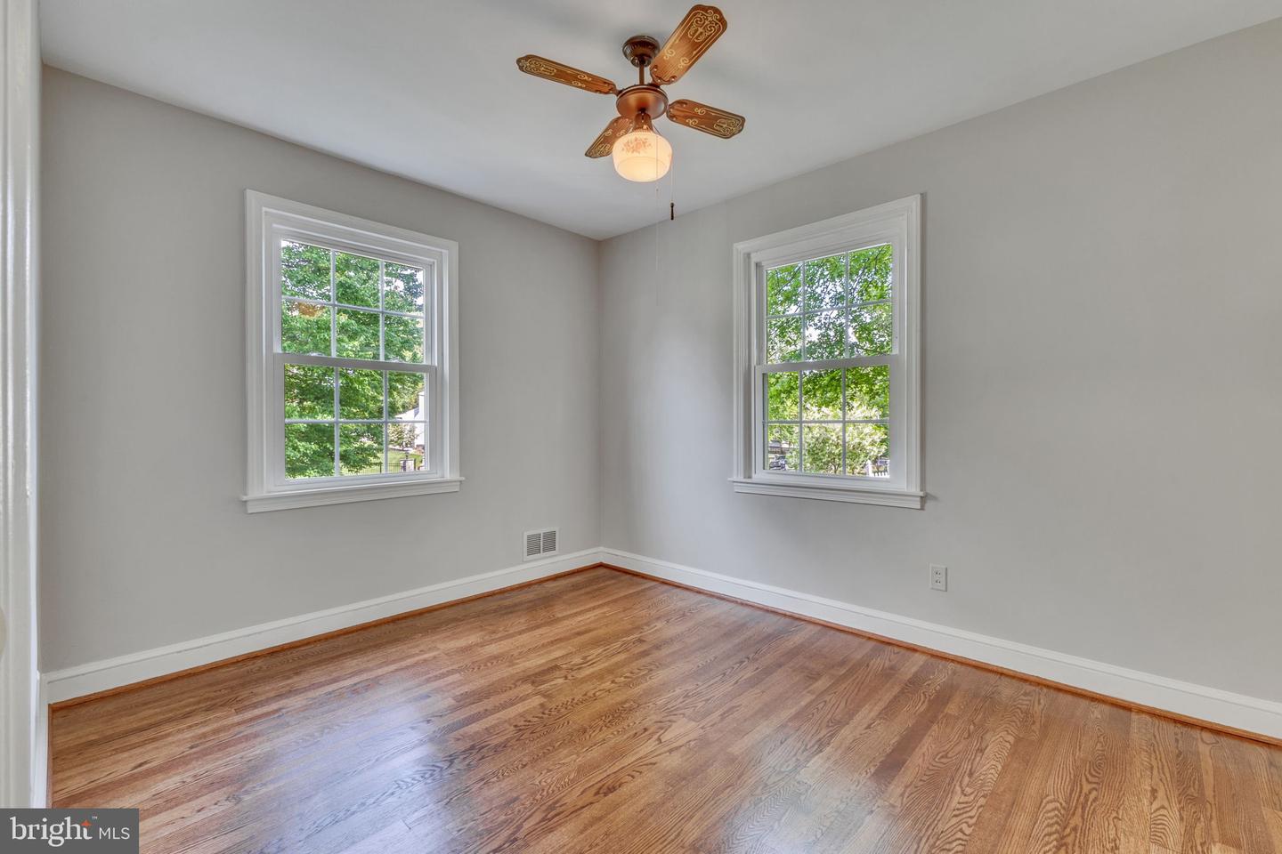 7540 PARK LN, ANNANDALE, Virginia 22003, 4 Bedrooms Bedrooms, ,1 BathroomBathrooms,Residential,For sale,7540 PARK LN,VAFX2237308 MLS # VAFX2237308