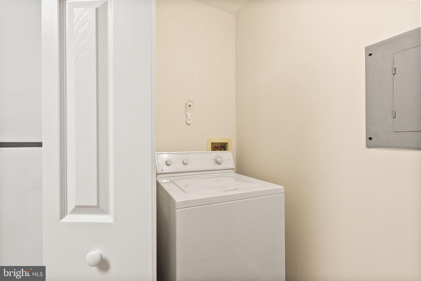 8075 LACY DR #303, MANASSAS, Virginia 20109, 2 Bedrooms Bedrooms, ,2 BathroomsBathrooms,Residential,For sale,8075 LACY DR #303,VAPW2093336 MLS # VAPW2093336