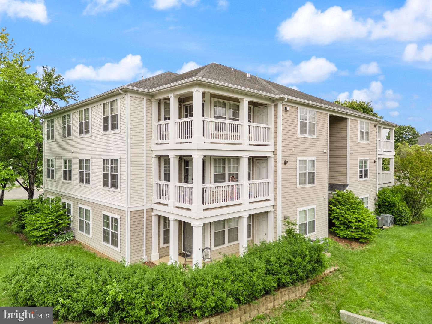 8075 LACY DR #303, MANASSAS, Virginia 20109, 2 Bedrooms Bedrooms, ,2 BathroomsBathrooms,Residential,For sale,8075 LACY DR #303,VAPW2093336 MLS # VAPW2093336