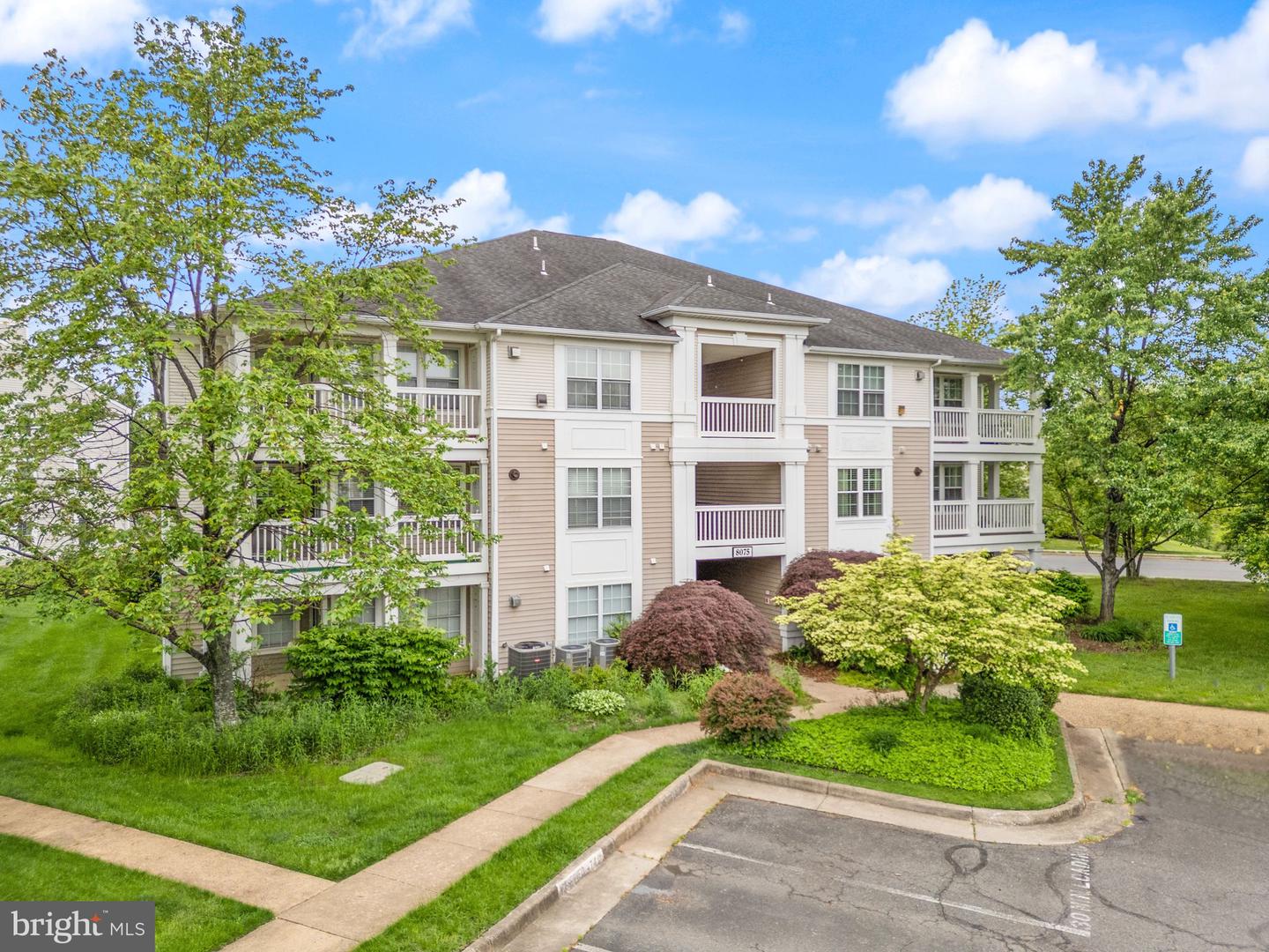 8075 LACY DR #303, MANASSAS, Virginia 20109, 2 Bedrooms Bedrooms, ,2 BathroomsBathrooms,Residential,For sale,8075 LACY DR #303,VAPW2093336 MLS # VAPW2093336