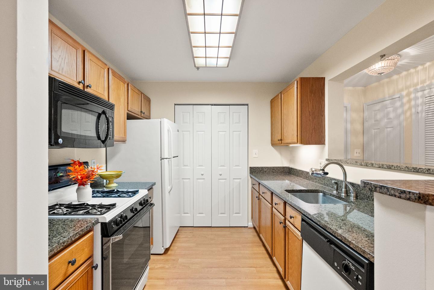 8075 LACY DR #303, MANASSAS, Virginia 20109, 2 Bedrooms Bedrooms, ,2 BathroomsBathrooms,Residential,For sale,8075 LACY DR #303,VAPW2093336 MLS # VAPW2093336