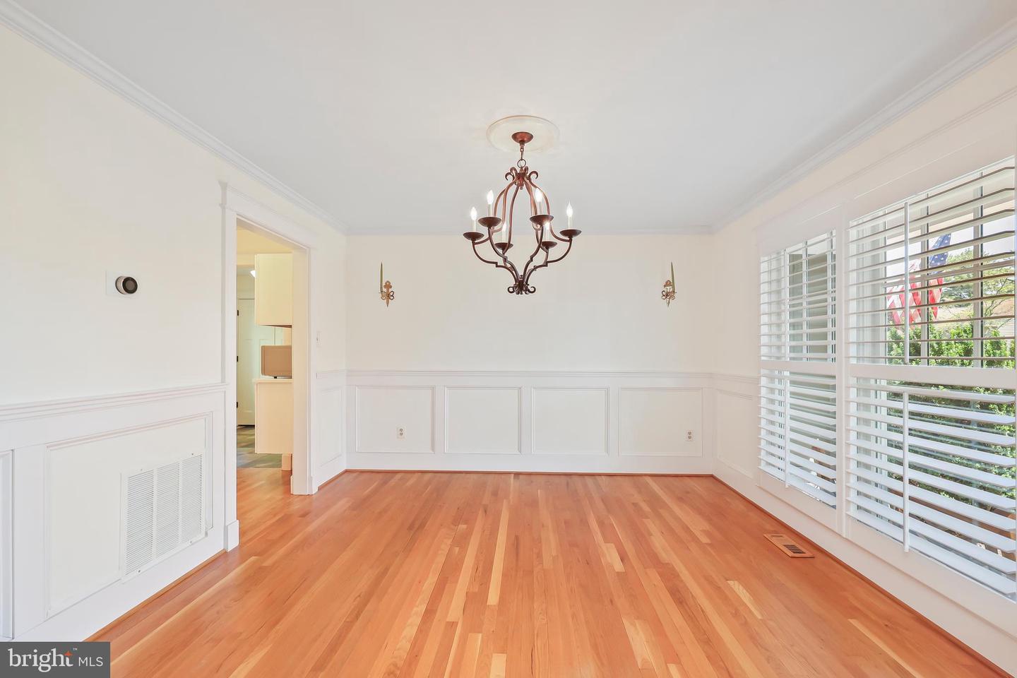 9373 ROBNEL PL, VIENNA, Virginia 22182, 4 Bedrooms Bedrooms, ,3 BathroomsBathrooms,Residential,For sale,9373 ROBNEL PL,VAFX2237122 MLS # VAFX2237122