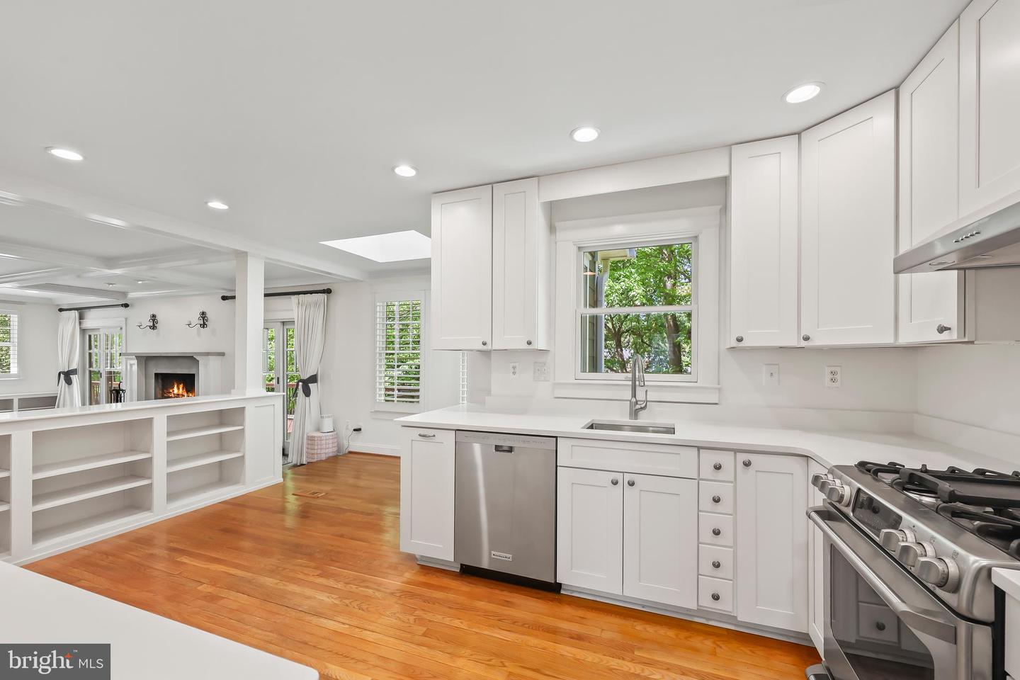 9373 ROBNEL PL, VIENNA, Virginia 22182, 4 Bedrooms Bedrooms, ,3 BathroomsBathrooms,Residential,For sale,9373 ROBNEL PL,VAFX2237122 MLS # VAFX2237122