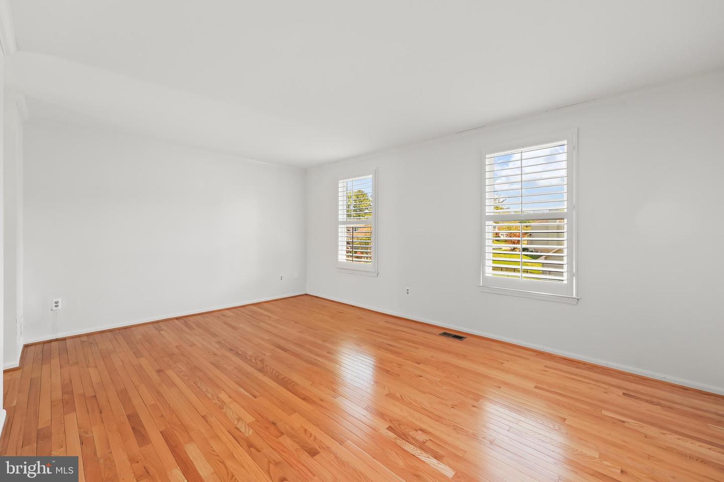 9373 ROBNEL PL, VIENNA, Virginia 22182, 4 Bedrooms Bedrooms, ,3 BathroomsBathrooms,Residential,For sale,9373 ROBNEL PL,VAFX2237122 MLS # VAFX2237122