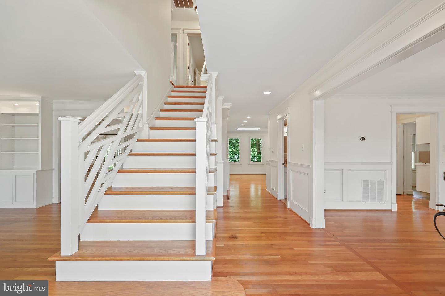 9373 ROBNEL PL, VIENNA, Virginia 22182, 4 Bedrooms Bedrooms, ,3 BathroomsBathrooms,Residential,For sale,9373 ROBNEL PL,VAFX2237122 MLS # VAFX2237122