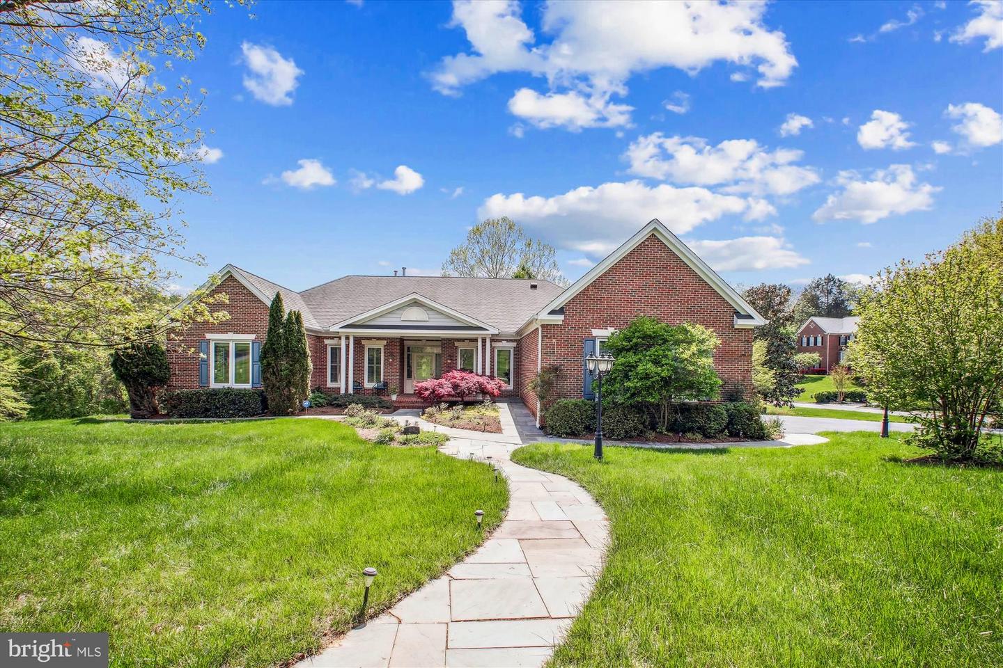 10601 LITTLE RUN FARM CT, VIENNA, Virginia 22182, 5 Bedrooms Bedrooms, ,3 BathroomsBathrooms,Residential,For sale,10601 LITTLE RUN FARM CT,VAFX2237152 MLS # VAFX2237152