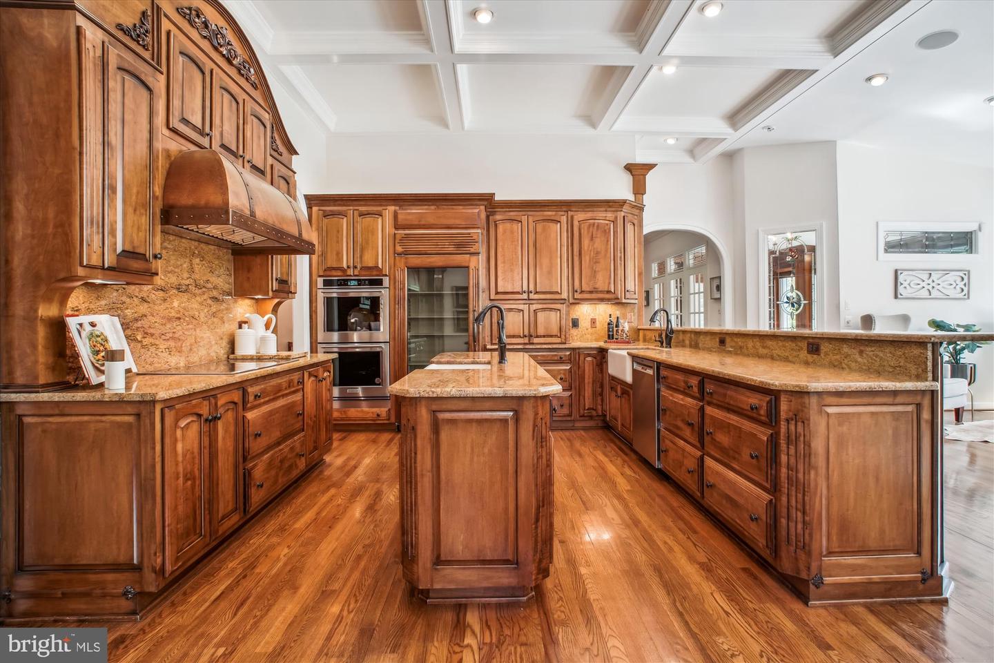 10601 LITTLE RUN FARM CT, VIENNA, Virginia 22182, 5 Bedrooms Bedrooms, ,3 BathroomsBathrooms,Residential,For sale,10601 LITTLE RUN FARM CT,VAFX2237152 MLS # VAFX2237152