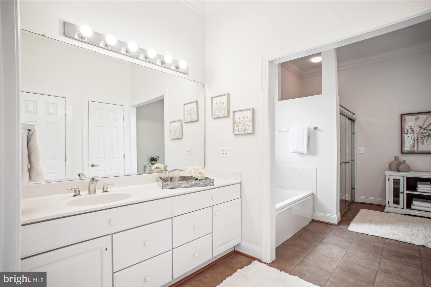 10601 LITTLE RUN FARM CT, VIENNA, Virginia 22182, 5 Bedrooms Bedrooms, ,3 BathroomsBathrooms,Residential,For sale,10601 LITTLE RUN FARM CT,VAFX2237152 MLS # VAFX2237152