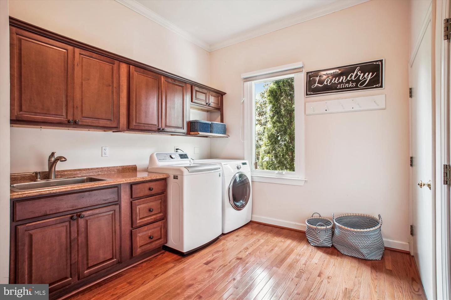 10601 LITTLE RUN FARM CT, VIENNA, Virginia 22182, 5 Bedrooms Bedrooms, ,3 BathroomsBathrooms,Residential,For sale,10601 LITTLE RUN FARM CT,VAFX2237152 MLS # VAFX2237152