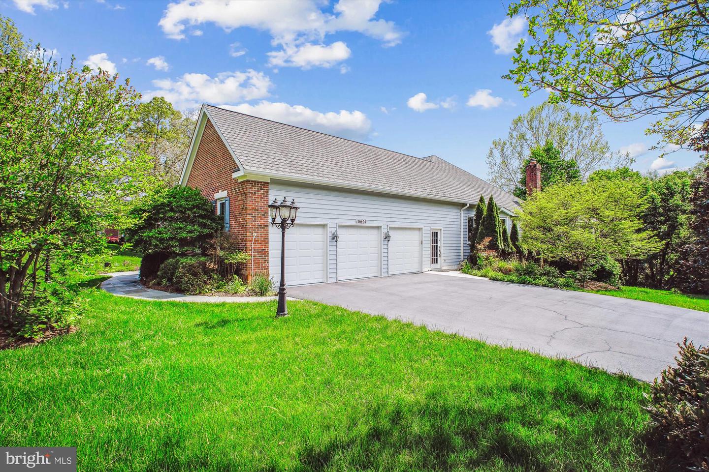 10601 LITTLE RUN FARM CT, VIENNA, Virginia 22182, 5 Bedrooms Bedrooms, ,3 BathroomsBathrooms,Residential,For sale,10601 LITTLE RUN FARM CT,VAFX2237152 MLS # VAFX2237152